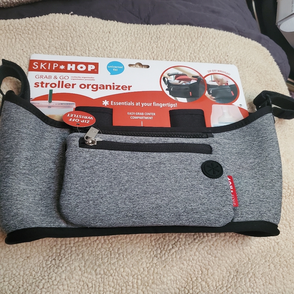 NWT Skip Hop Heather Gray Stroller Organizer with Front Zip Pocket